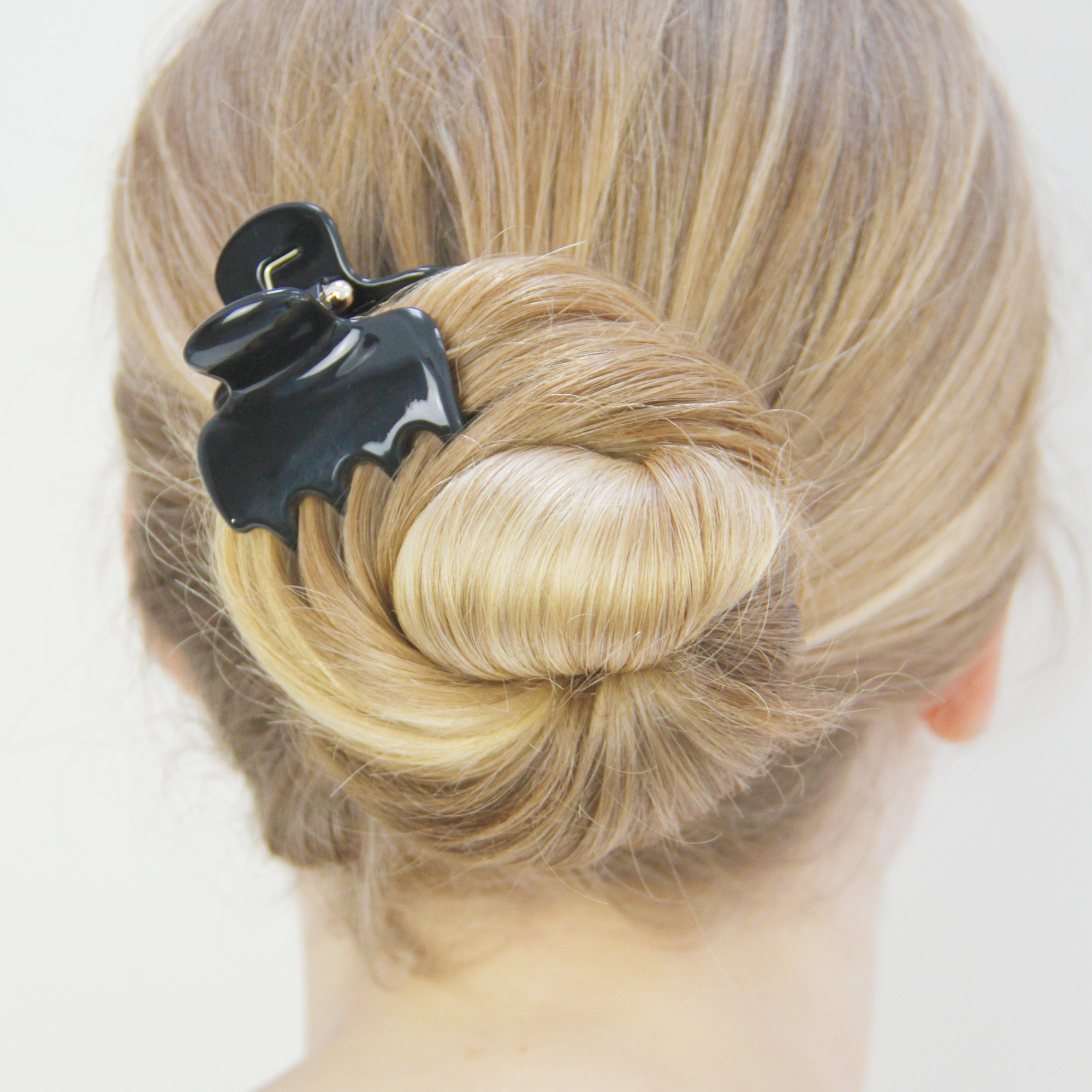 Medium Black Hair Claw
